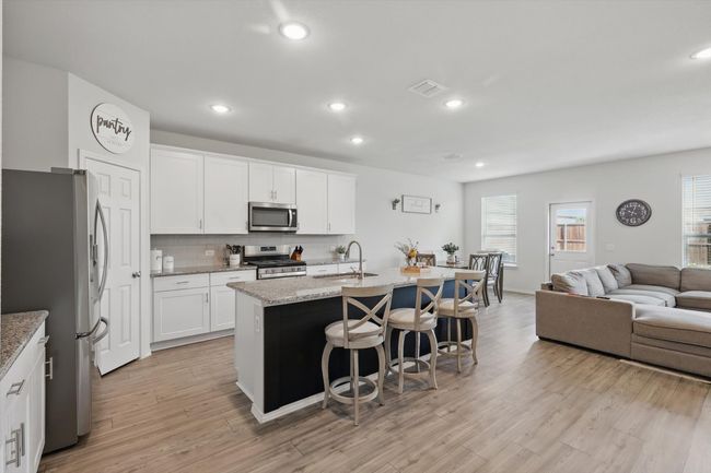 802 Feldspar Way, House other with 4 bedrooms, 3 bathrooms and null parking in Princeton TX | Image 4