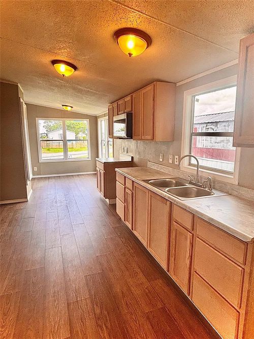 2515 Oyster Creek Bnd, Oyster Creek, TX, 77541-7924 | Card Image