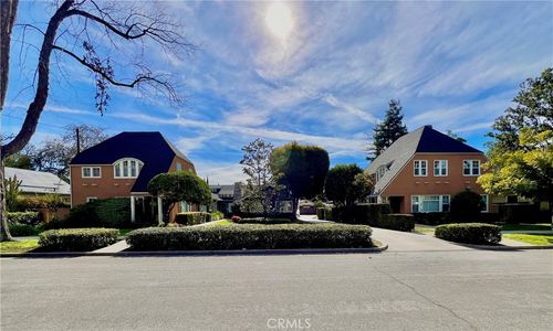 1-150 W 9th St, Claremont, CA, 91711-4362 | Card Image