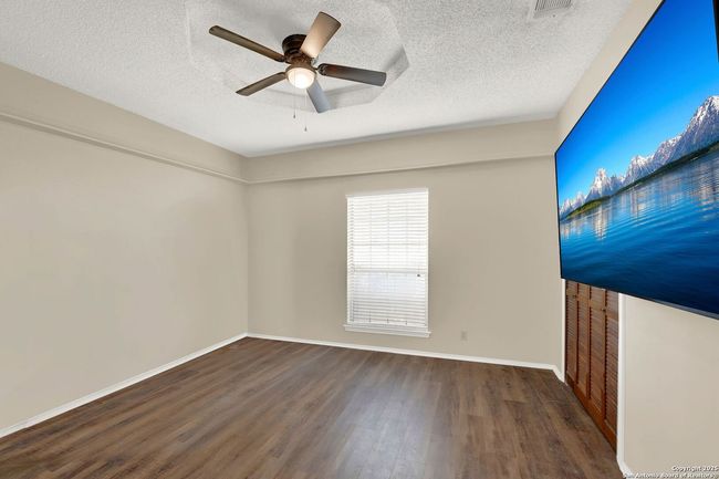 1314 Acorn Rd, House other with 3 bedrooms, 2 bathrooms and null parking in Hondo TX | Image 18