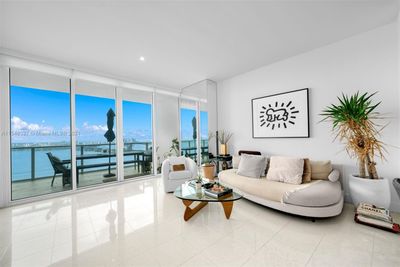 3308 - 2020 N Bayshore Dr, Condo with 2 bedrooms, 2 bathrooms and null parking in Miami FL | Image 3