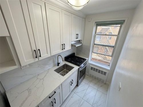 f5-2727 Ocean Parkway, Brooklyn, NY, 11235 | Card Image
