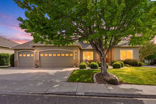 1115 S Harrison St, Kennewick, WA, 99338-2166 | Card Image