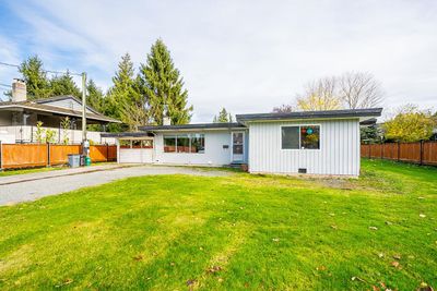 12484 203 St, House other with 2 bedrooms, 1 bathrooms and 8 parking in Maple Ridge BC | Image 3