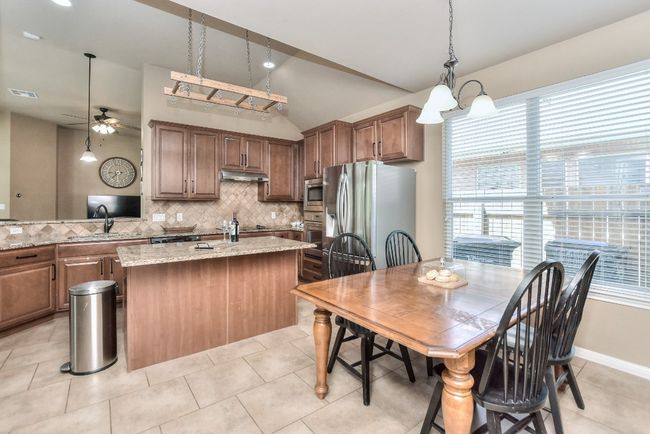 Kitchen/Breakfast Area | Image 13