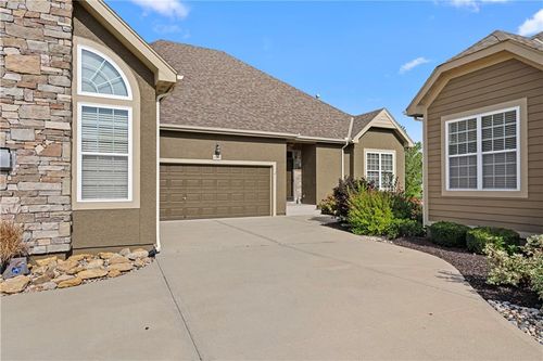 16849 S Bradley Dr, Olathe, KS, 66062-3911 | Card Image