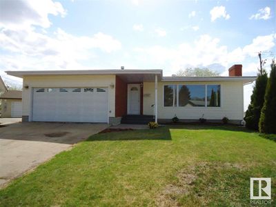 1030 Parker Dr, House other with 5 bedrooms, 3 bathrooms and 4 parking in Sherwood Park AB | Image 1