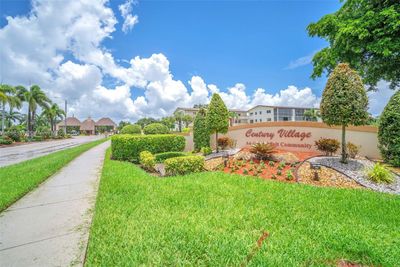 3039 - 3039 Hythe C, Condo with 2 bedrooms, 2 bathrooms and null parking in Boca Raton FL | Image 2