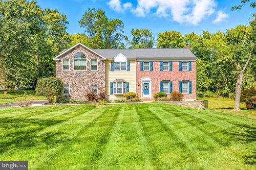 76 Colonial Cir, Thornton, PA, 19373-1070 | Card Image
