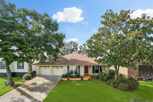 215 Blackfin Cv, Slidell, LA, 70458-9116 | Card Image