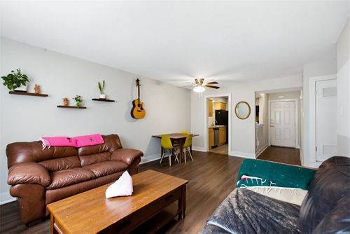 208-3815 Guadalupe St, Austin, TX, 78751-4917 | Card Image