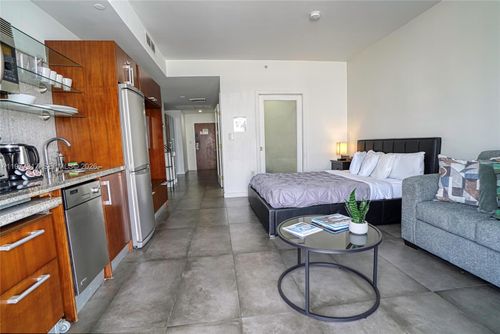 c407-1052 Ocean Dr, Miami Beach, FL, 33139 | Card Image