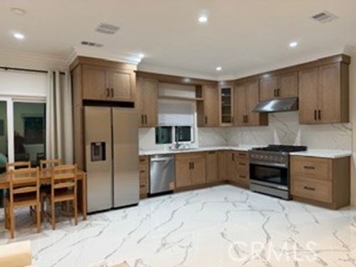 10460 Crane Cir, Fountain Valley, CA, 92708-7101 | Card Image