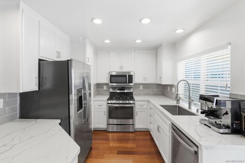 39-10060 Scripps Vista Way, San Diego, CA, 92131-2729 | Card Image
