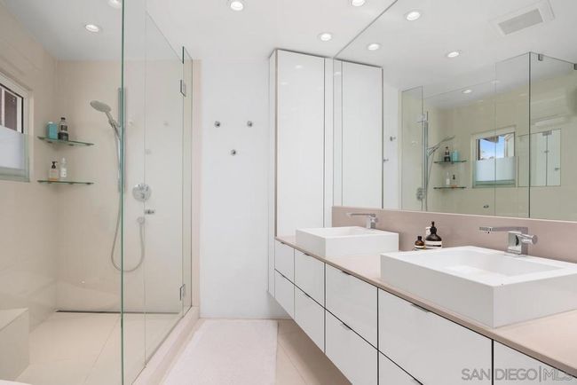 1729 Coast Blvd, Condo with 1 bedrooms, 2 bathrooms and 2 parking in Del Mar CA | Image 11
