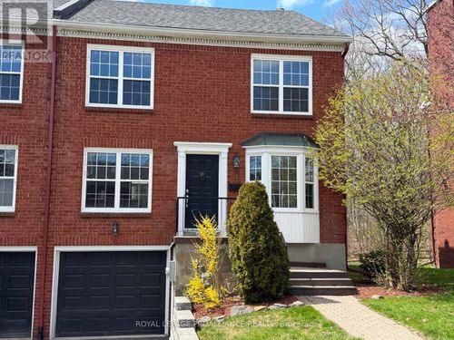 39 Country Club Place, Brockville, ON, K6V6T8 | Card Image