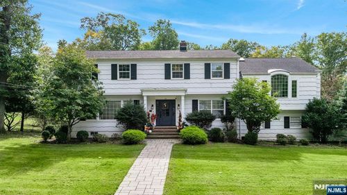 29 Dearborn Dr, Old Tappan, NJ, 07675-7337 | Card Image