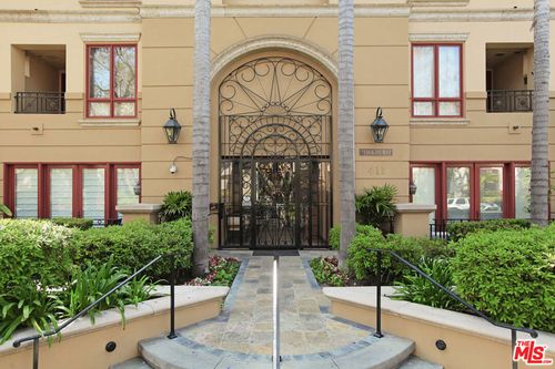 404-411 N Oakhurst Dr, Beverly Hills, CA, 90210-4014 | Card Image