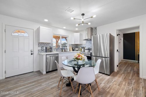 635 E Laramie Dr, Williams, AZ, 86046-5017 | Card Image