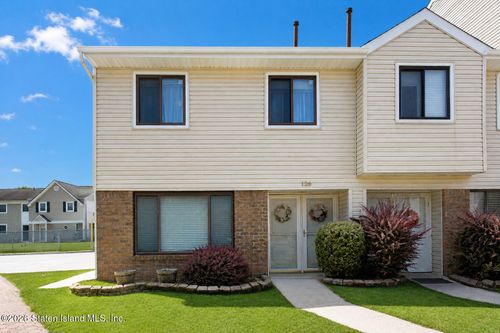 126 Redwood Loop, Staten Island, NY, 10309-1686 | Card Image