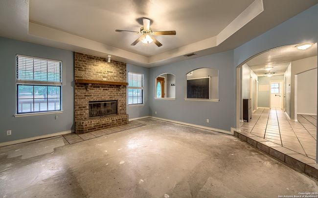 727 Falling Leaves Dr, House other with 3 bedrooms, 3 bathrooms and null parking in Adkins TX | Image 5