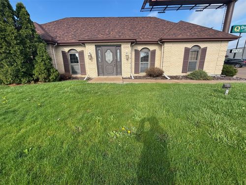 1000 Collins Road Ne, Cedar Rapids, IA, 52402 | Card Image