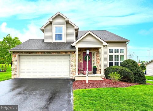 102 Bloomfield Dr, Ephrata, PA, 17522-9170 | Card Image