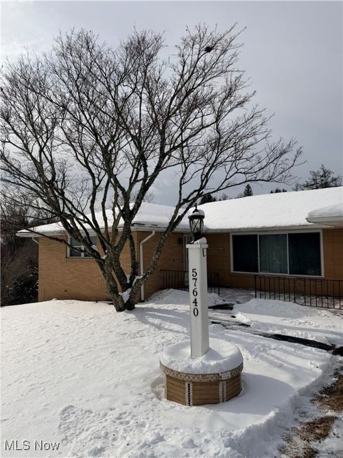 57640 Ferryview Rd, Martins Ferry, OH, 43935-8729 | Card Image