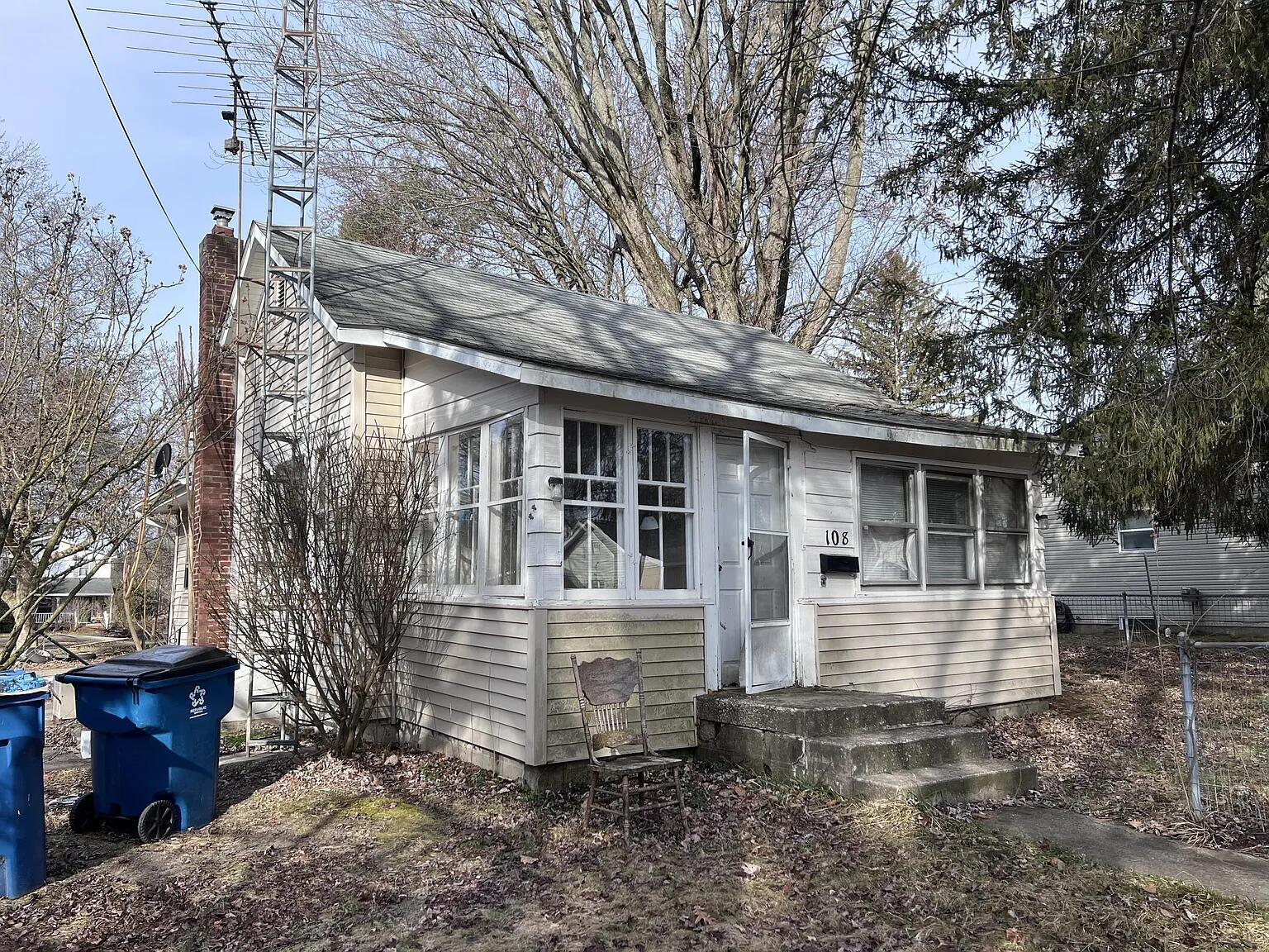Alexander St, Bangor, MI 49013
