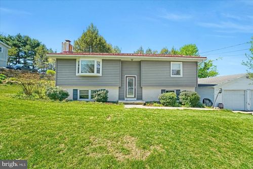 111 Fairbrook Dr, Pennsylvania Furnace, PA, 16865-9517 | Card Image