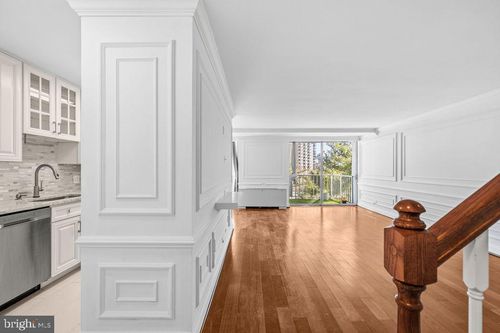 517-301 N Beauregard St, ALEXANDRIA, VA, 22312-2910 | Card Image