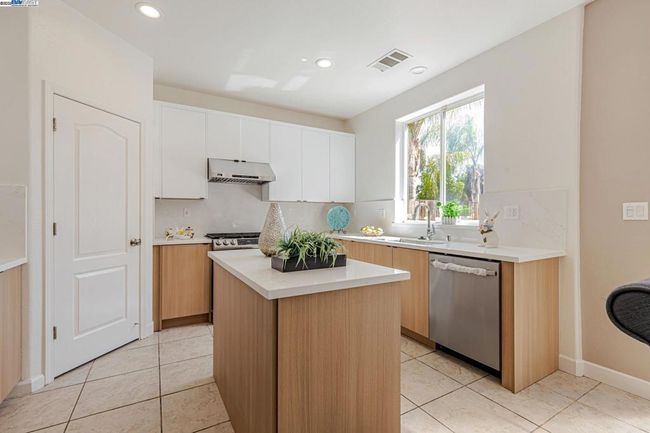 113 Silver Bell Way, House other with 5 bedrooms, 3 bathrooms and 2 parking in Oakley CA | Image 12