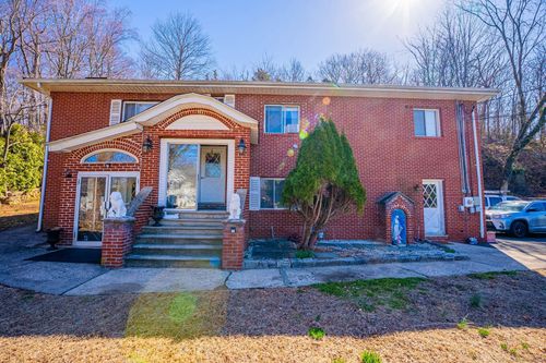 10 Twitchgrass Rd, Trumbull, CT, 06611-4635 | Card Image