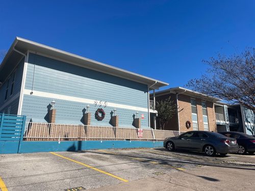 apt-203-400 W 35th St, Austin, TX, 78705-1333 | Card Image