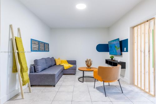 1-1836 Nw 16th Ter, Miami, FL, 33125-2206 | Card Image