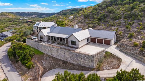 800 High Oaks Rd, Canyon Lake, TX, 78133-5114 | Card Image