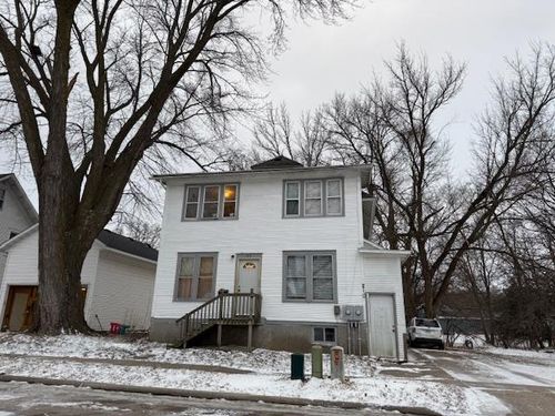 210 7th Ave Ne, Waseca, MN, 56093-2808 | Card Image