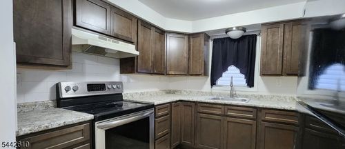 1-595 Orange St, Newark, NJ, 07107-1532 | Card Image