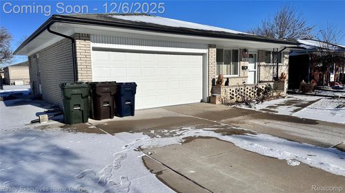 12215 Bliss Ct, Sterling Heights, MI, 48312-3103 | Card Image