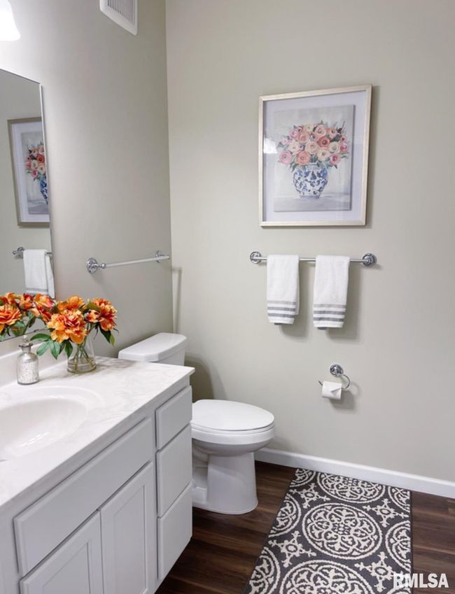 APT-310 - 2592 Middle Rd, Condo with 2 bedrooms, 2 bathrooms and null parking in Bettendorf IA | Image 6