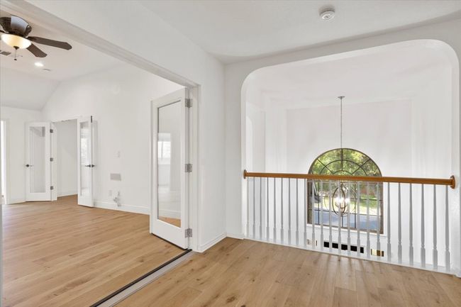 Upstairs hallway off gameroom | Image 21