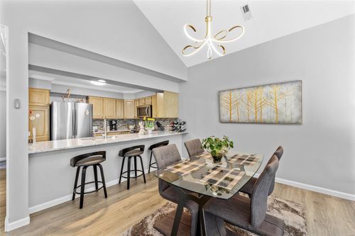 1i-1620 Lake Knoll Dr, Lake St Louis, MO, 63367-2064 | Card Image