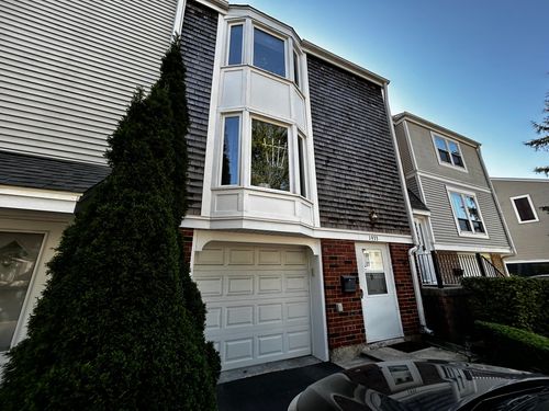 1933 Williamsburg Dr, Hoffman Estates, IL, 60169-2418 | Card Image