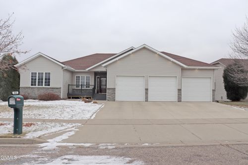 3111 Bay Shore Bend Se, Mandan, ND, 58554 | Card Image