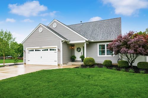 5536 Forest Glen Dr, Grove City, OH, 43123-9407 | Card Image