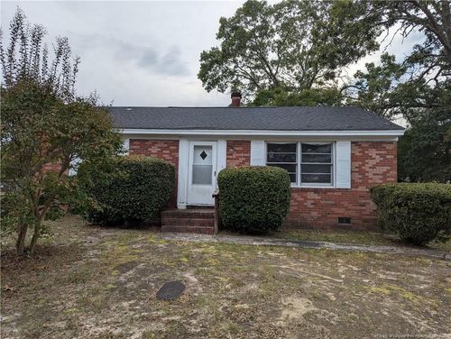 307 Elaine St, Spring Lake, NC, 28390-2217 | Card Image