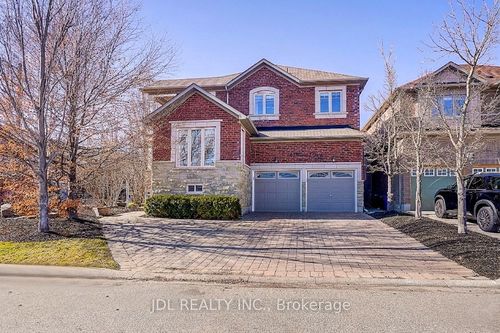 46 Braehead Dr, Richmond Hill, ON, L4E0B3 | Card Image