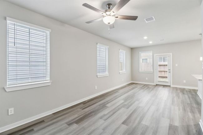 587 Avisa Dr, House other with 3 bedrooms, 3 bathrooms and 2 parking in Kemah TX | Image 6