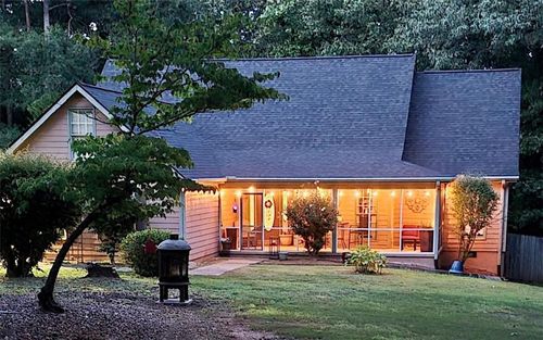 124 Foxdale Dr, Lagrange, GA, 30240-8250 | Card Image