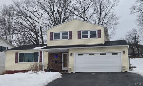 4867 Driftwood Dr, Liverpool, NY, 13088-5840 | Card Image